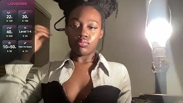 Freechat maskedgirl5005 on StripChat