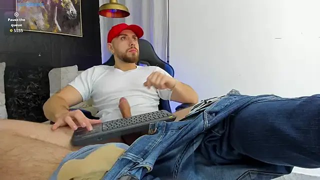 Maximo_Wolff on StripChat