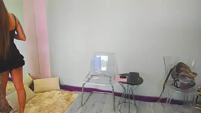 MayaHellen on StripChat 