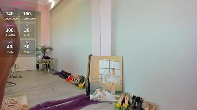 MayaHellen on StripChat 