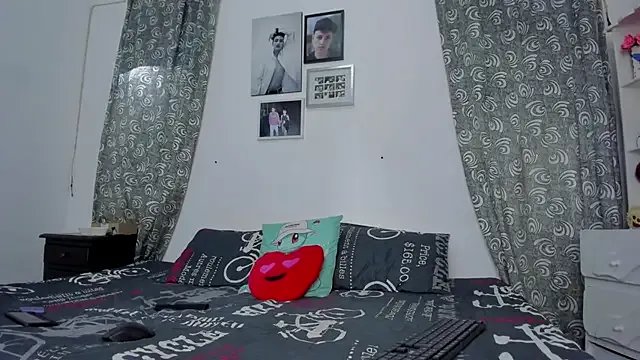 megan_100 — RUB YOUR DICK AGAINST MY LITTLE ASS 