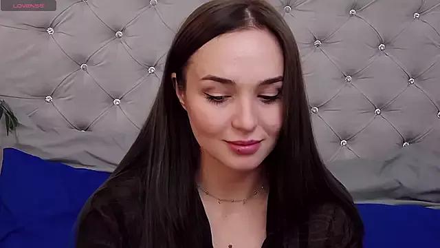 MeIisaLove on StripChat 