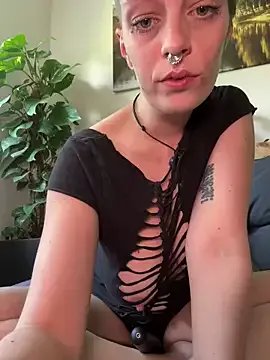 MenaDreadfull on StripChat