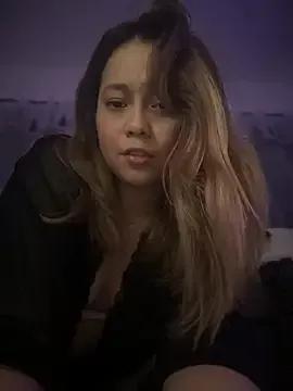 Freechat MerlyG on StripChat