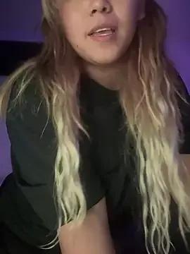 Freechat MerlyG on StripChat