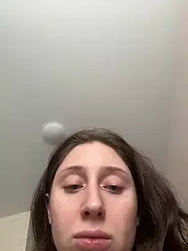 MiaaLoveeee on StripChat