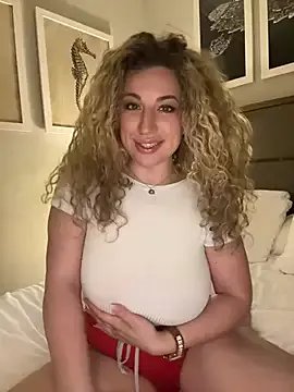 Freechat miamellycious on StripChat