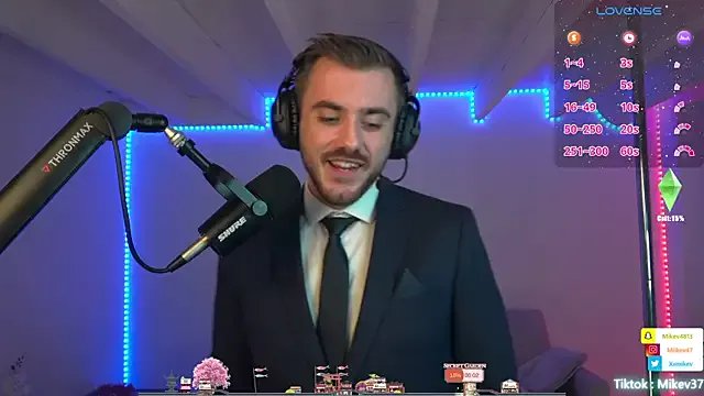 Freechat Mikev on StripChat