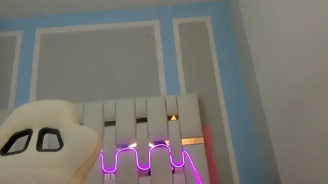 MilkWhore1 — Blowjob in Close Up