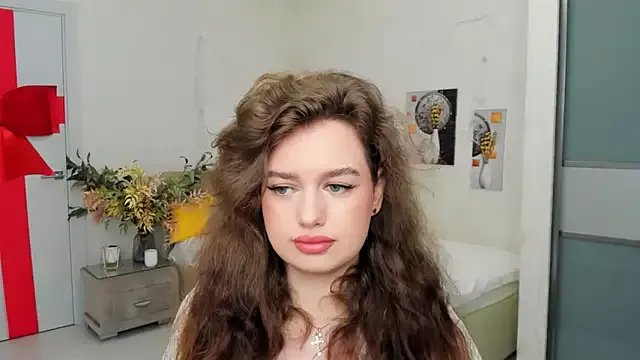 MiracleCurly on StripChat