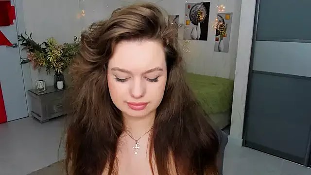 MiracleCurly on StripChat