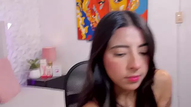 Mirandaa_Rogers on StripChat