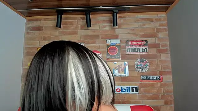 Freechat miss___evangeline on StripChat