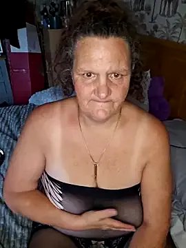 MissQueenBeex on StripChat 