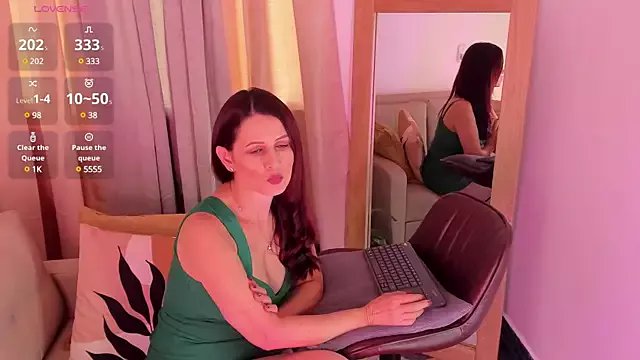 mrs_griseld_ on StripChat