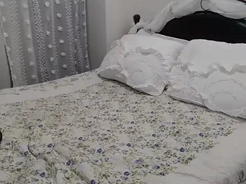 Freechat mysterymel on StripChat