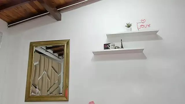 naia_blessed on StripChat