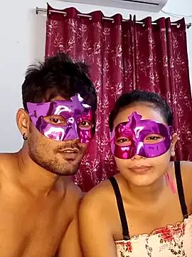 Group new_coupleee on StripChat