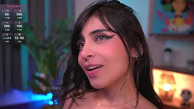 Freechat nicdani_1 on StripChat