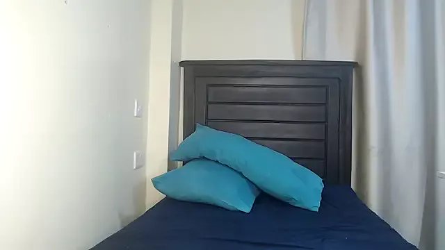 Freechat NIKKIE_LOVE on StripChat