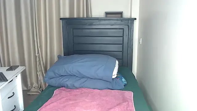 Freechat NIKKIE_LOVE on StripChat