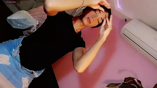 Nina_Keyli on StripChat 