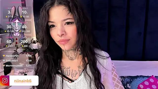 NinaInk on StripChat 