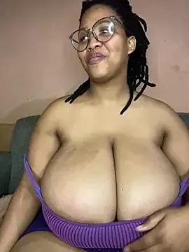 Freechat NonoGotBoobies on StripChat
