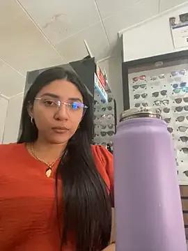 StripChat oralin is Freechat oralin — Vou me masturbar escondida do meu chefe