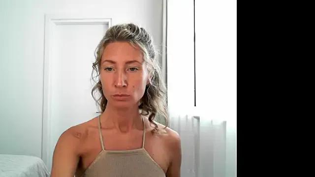 StripChat Paevoa is Freechat Paevoa — take off robe while dancing