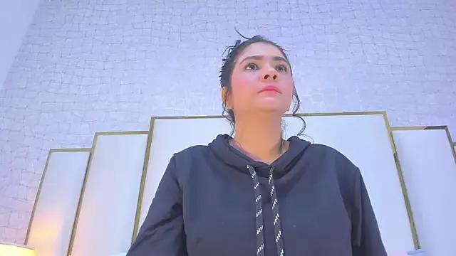Freechat paola_rodriguez on StripChat
