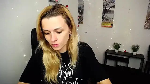 Freechat PeppyMia on StripChat