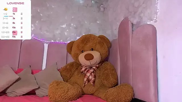 Freechat puca_ebony on StripChat