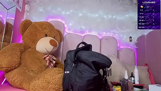 Freechat puca_ebony on StripChat