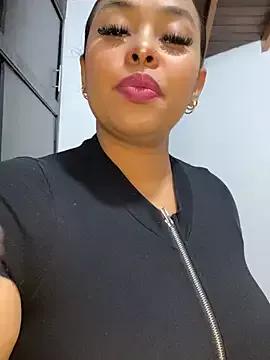 Freechat PUSHYLATE on StripChat