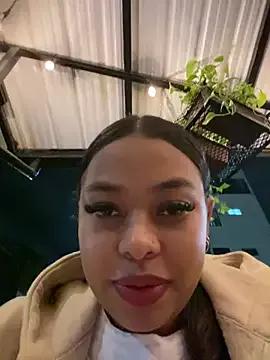 Freechat PUSHYLATE on StripChat