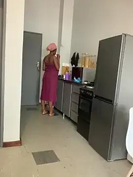 Queen-Boobylicious on StripChat 