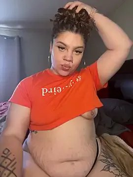 Freechat QueenNuttCollector on StripChat