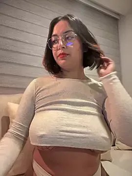 Freechat Rae_Lil_White on StripChat