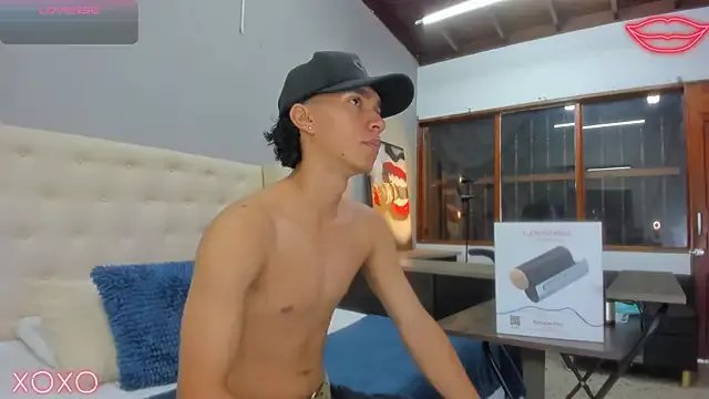 Freechat ricky_backus on StripChat