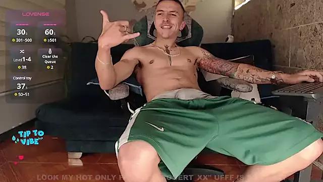 Freechat rogert_xx on StripChat