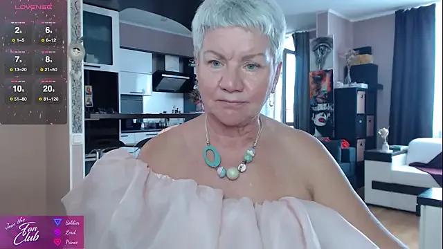 StripChat roxana_brooks is Freechat roxana_brooks — legs up spread wide in the air
