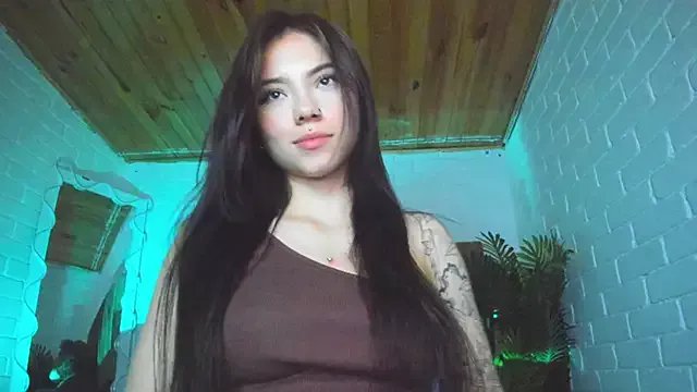 Roxanne_tay on StripChat
