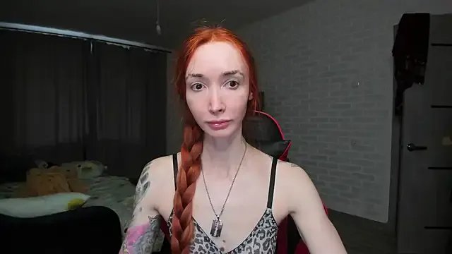 Roxy_Silver on StripChat