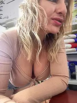sammyqueenx21 on StripChat 
