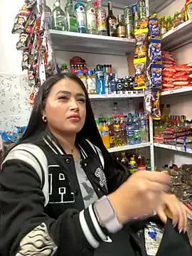 Sara_fun — Naked and finger in pussy 