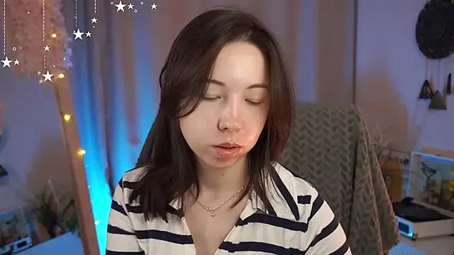 Freechat Sarah_Son on StripChat