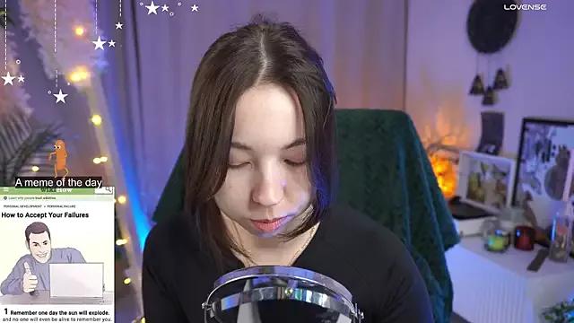 Freechat Sarah_Son on StripChat