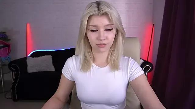 Freechat SelenaIris on StripChat