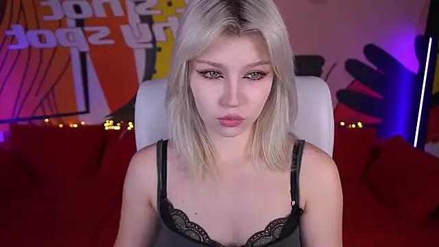 Freechat SelenaIris on StripChat